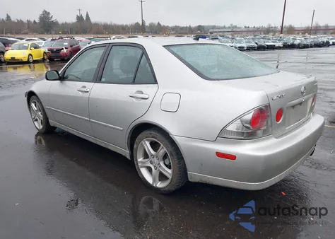 2001 Lexus Is 300 z USA, uszkodzony, nr VIN JTHBD182310017318